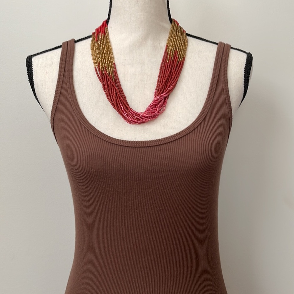 The Limited Set Of Two Ribbed Tanks - Picture 3 of 15